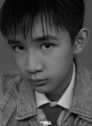 荣梓杉时尚杂志封面写真图片_8