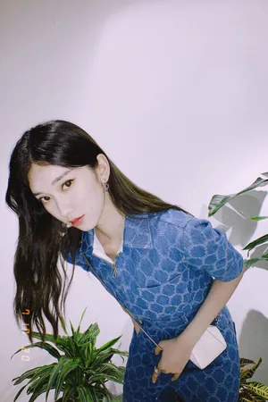 刘令姿连体服性感私服图片