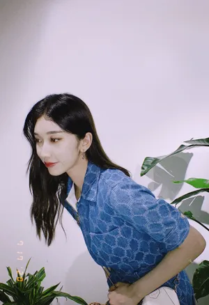 刘令姿连体服性感私服图片_2