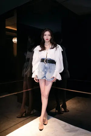 江疏影牛仔短裤性感写真图片_4