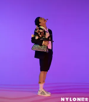 周依然张宥浩锅盖头时尚写真_4