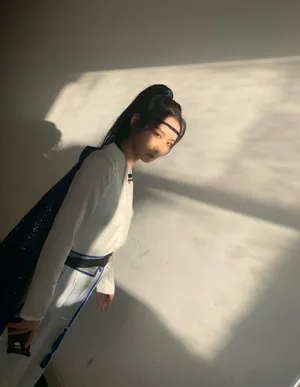 刘力菲侠女造型养眼写真图片