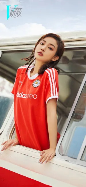 吴佳怡电子刊封面大片写真图片