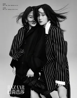王梓薇周依然合体大片写真图片