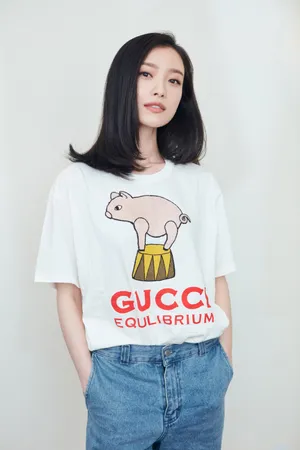 倪妮白T清新甜美写真图片_2