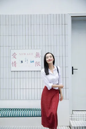 王智复古波点裙气质写真图片
