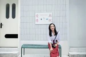王智复古波点裙气质写真图片_4