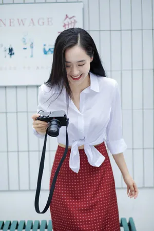 王智复古波点裙气质写真图片_8