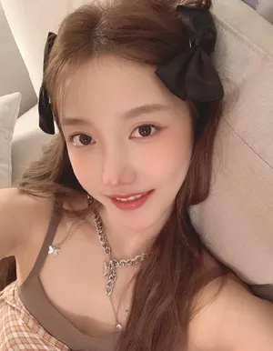 姜贞羽居家俏皮生活照图片_3