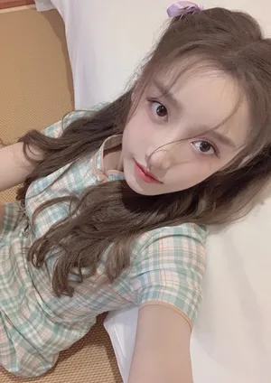 姜贞羽居家俏皮生活照图片_5