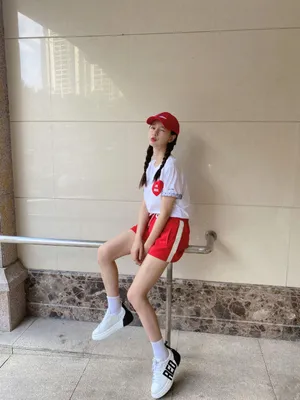 沈梦辰小红帽可爱写真图片_3