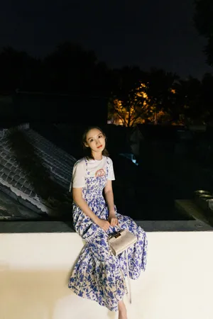李沁印花裙性感写真图片_3