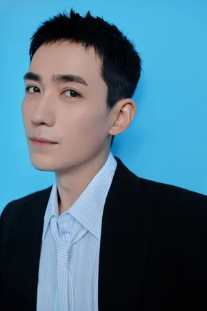 朱一龙LV春夏21男装秀帅气图片