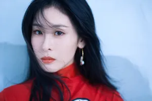 张碧晨红裙皮裙性感写真图片_7