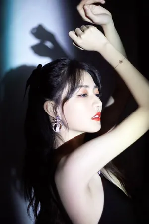 徐璐吊带裙性感写真图片_5