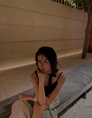 毛晓慧清新俏皮私服图片