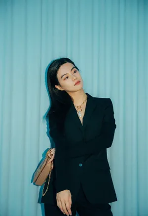 李蔓瑄黑色西装写真图片第6张