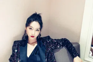 宣璐亮片西装性感写真图片