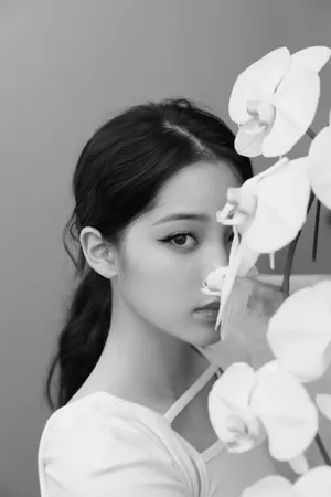 欧阳娜娜黑白时尚大片写真图片第8张