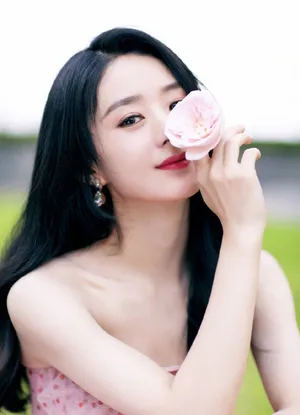 赵丽颖波点裙性感写真图片_3