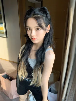 杨超越可爱俏皮私服照图片_2