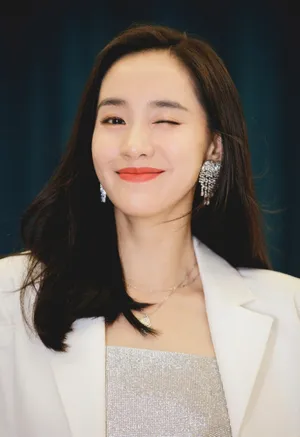 王智纯白性感甜酷写真图片_6