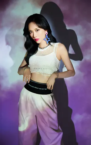王霏霏性感光影写真图片