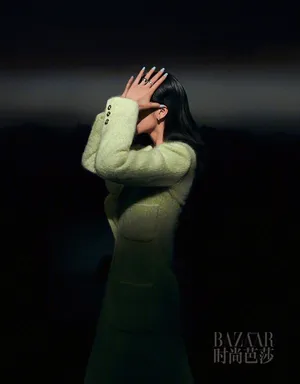 刘雯秋冬时装光影大片写真图片_3