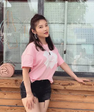 大嫂"徐冬冬休闲装微博照图片第3张