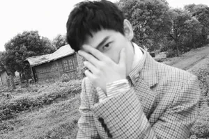 杨洋写真拍摄黑白花絮图片_3