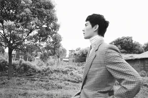 杨洋写真拍摄黑白花絮图片_6