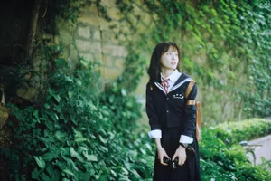施诗格子衬衫花边裙片场写真_6