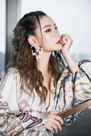 戚薇性感优雅长裙写真图片_4