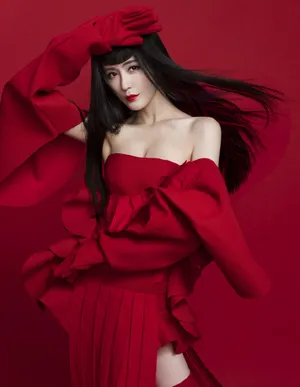 汤晶媚性感红裙写真图片第3张