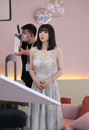 柳岩性感片场花絮图片_5