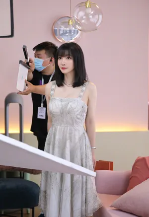 柳岩性感片场花絮图片_6