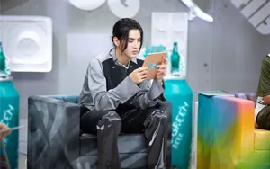 吴亦凡《潮玩人类在哪里》长发帅气图片_4