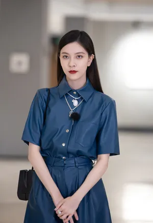 宋妍霏工装裙靓丽写真图片第6张