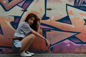 张雅卓露脐装性感甜美图片_7