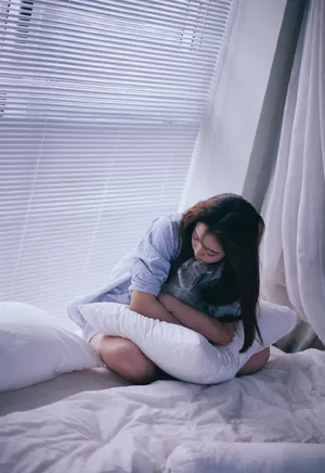 田曦薇纹格衬衫性感写真图片_9