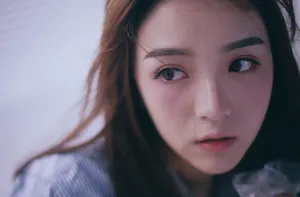 田曦薇纹格衬衫性感写真图片_13