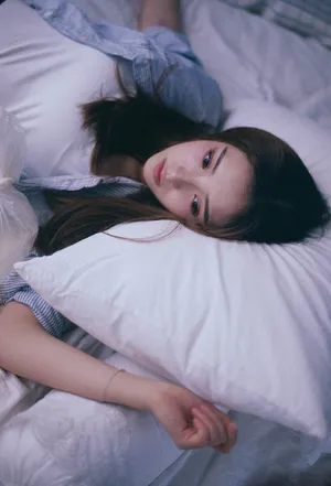 田曦薇纹格衬衫性感写真图片第16张