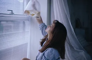 田曦薇纹格衬衫性感写真图片_17