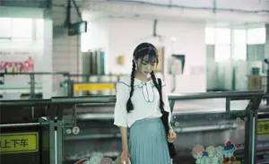 田曦薇麻花辫清纯写真图片第8张