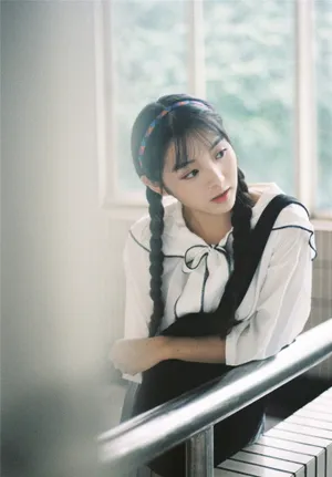 田曦薇麻花辫清纯写真图片_11