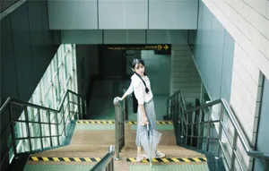 田曦薇麻花辫清纯写真图片_12