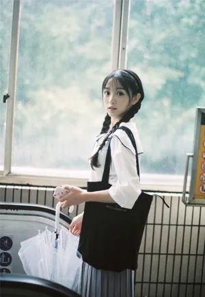 田曦薇麻花辫清纯写真图片_13