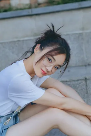 袁姗姗清爽休闲街拍写真图片_4