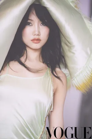 黄龄精灵羽毛造型写真图片_14