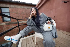 紫宁紫发优雅酷感写真图片_2